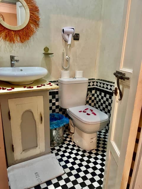 KOUTOBIA ROYAL — bathroom