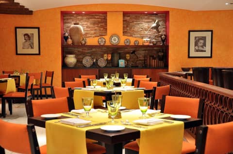 Hilton Cairo Heliopolis Hotel — dining