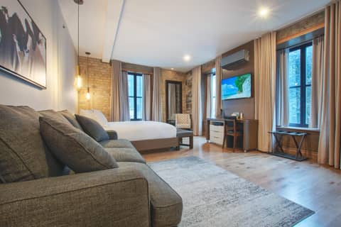 La Maison Kent - Par Aneyro — hotel room