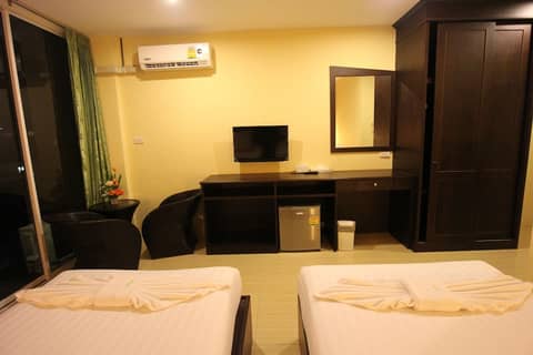 Toto Residence — hotel room
