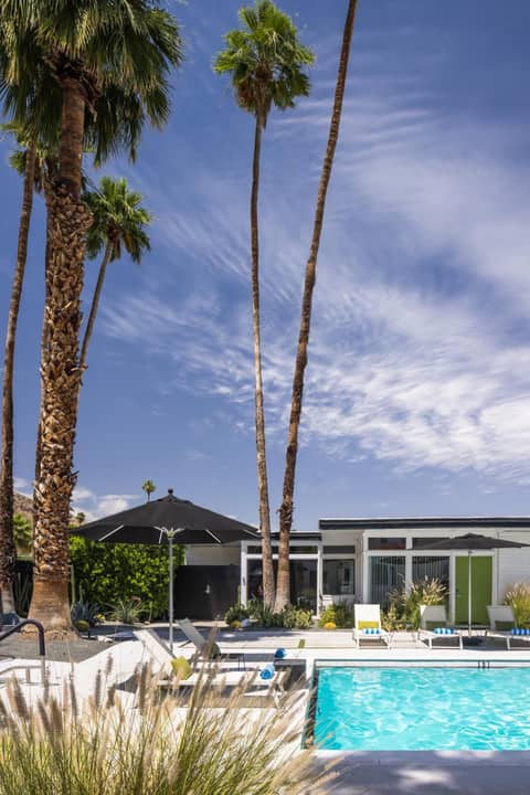 The Three Fifty Hotel — recepcion & lobby