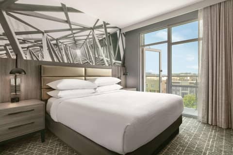 Embassy Suites by Hilton Atlanta Midtown — photo 7