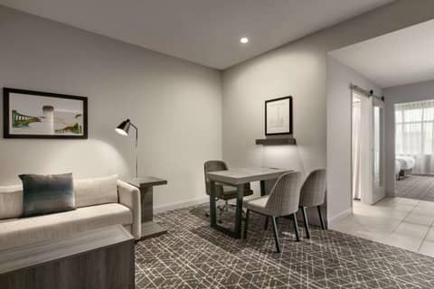 Embassy Suites by Hilton Atlanta Midtown — photo 9