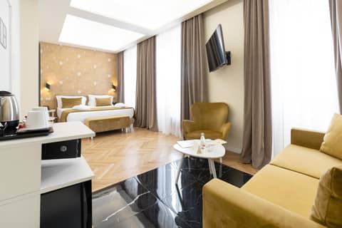 Hotel Caravita — hotel room