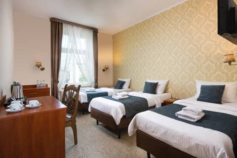 Aparthotel Globus Self Check-in — hotel room