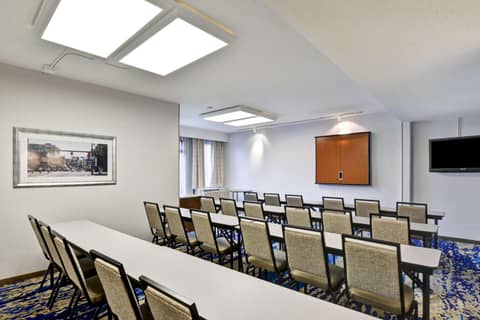 Hampton Inn Memphis-Poplar — photo 3