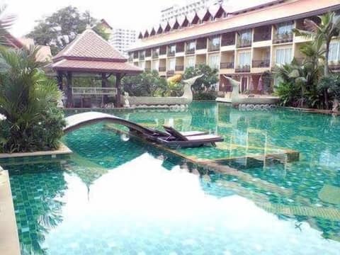 Villa Thongbura — recepcion & lobby