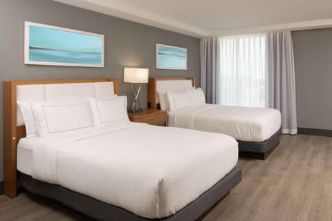 DoubleTree by Hilton Miami North I-95 — hotel room