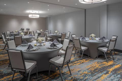 DoubleTree by Hilton Miami North I-95 — meeting & event spaces