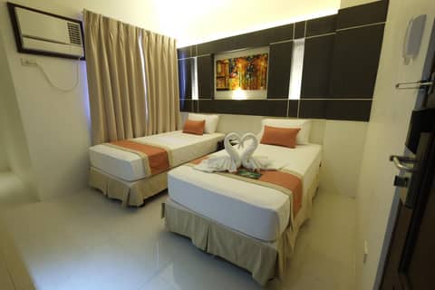 Southpole Central Hotel — hotel room