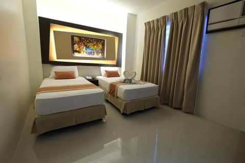 Southpole Central Hotel — hotel room