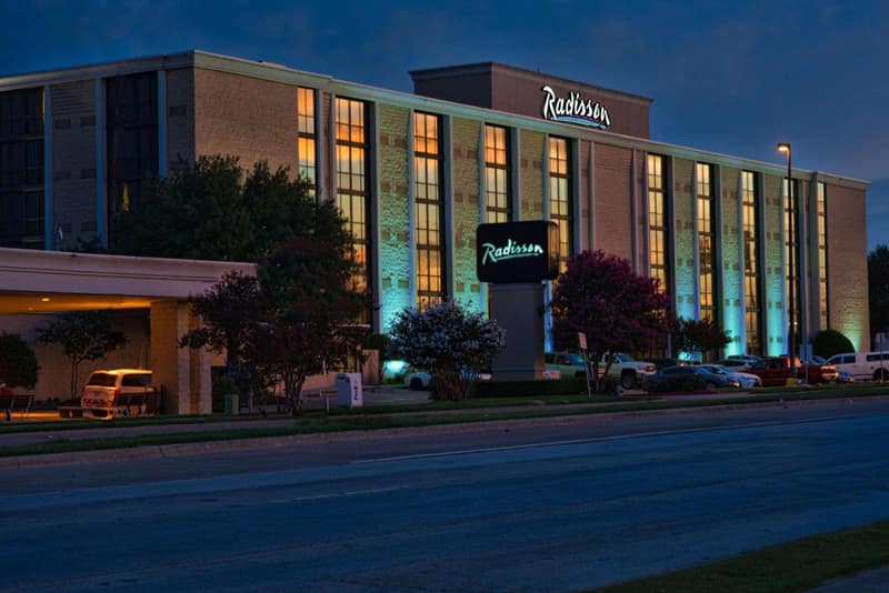Radisson Hotel Fort Worth North-Fossil Creek — building