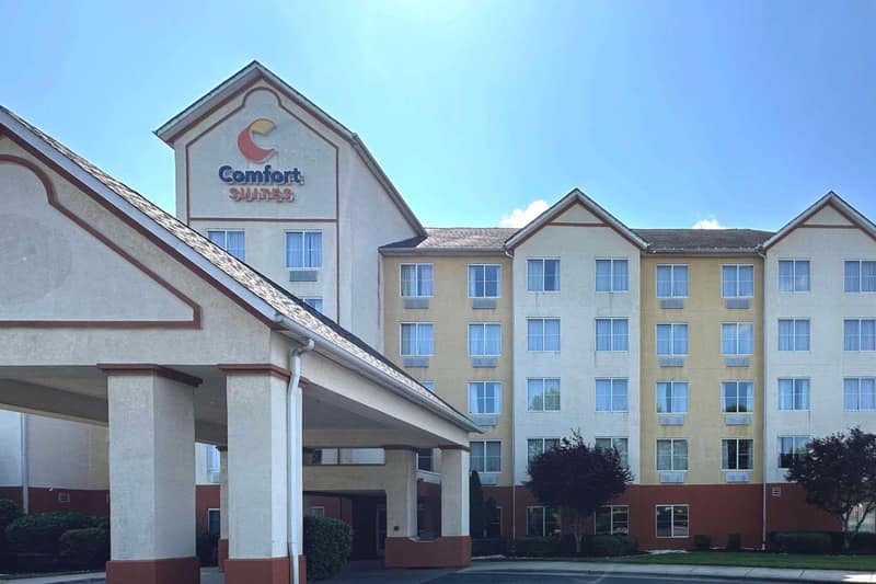 Charlotte Suites by IHG — building