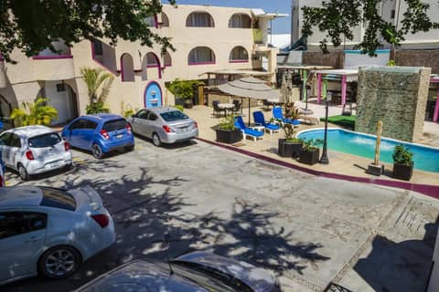 Capital O Hotel Dos Mares, Cabo San Lucas — parking