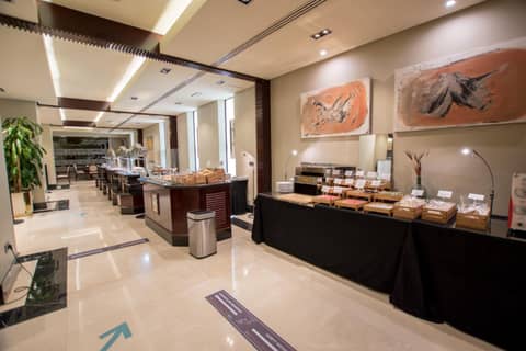 Hotel Andalucía Center — dining