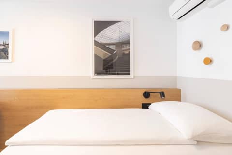 Fred Hotel Hauptbahnhof — bedroom