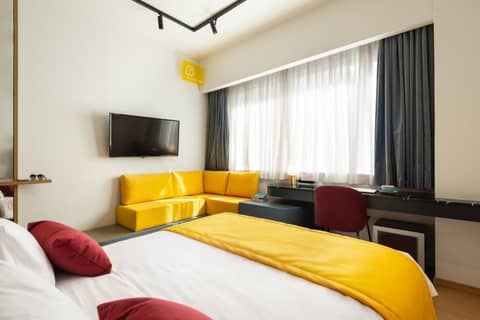 COLORS Hotel Athens — hotel room