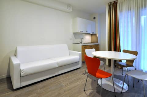 BB Hotels Aparthotel Arcimboldi — hotel room