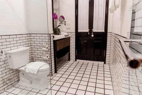 99 The Heritage Hotel — photo 2