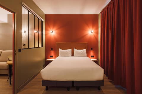 Hôtel de Noailles — hotel room