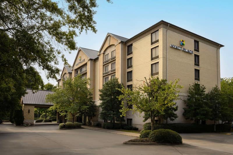 Hyatt Place Charlotte Airport/Lake Pointe — building