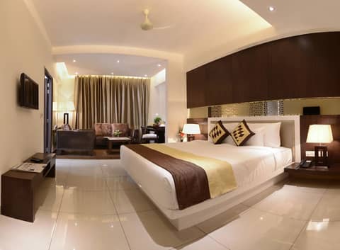 Taj Vilas — hotel room