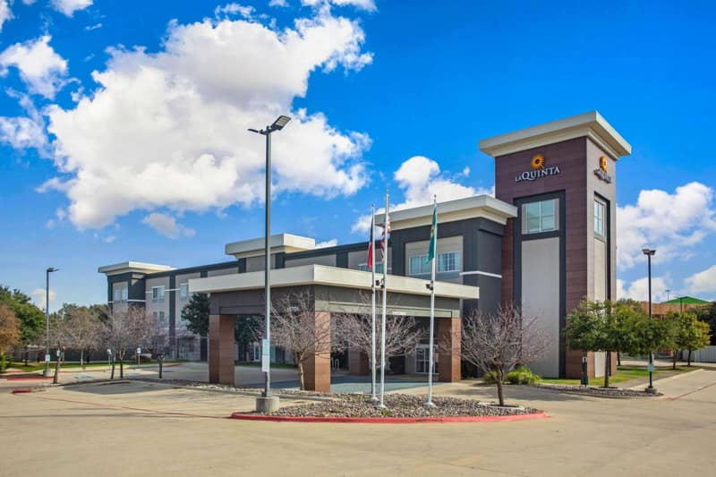 La Quinta by Wyndham Austin NW/Lakeline Mall — building