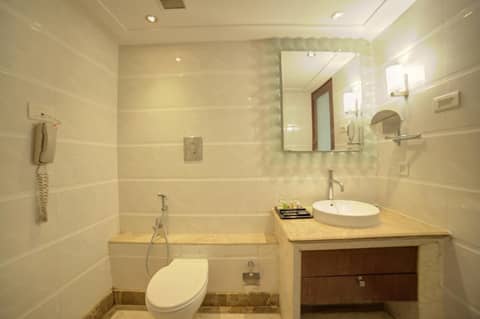 Goldfinch Hotel Bangalore — photo 8