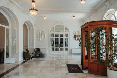 Hôtel Le Royal Promenade des Anglais — photo 9