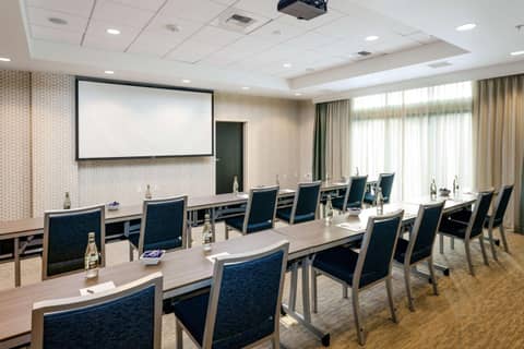 Hampton Inn & Suites by Hilton Seattle/Northgate — photo 6