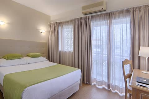 Luna Miramar Club — hotel room