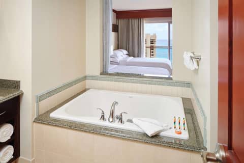 Hilton Grand Vacations Club Grand Waikikian Honolulu — photo 9