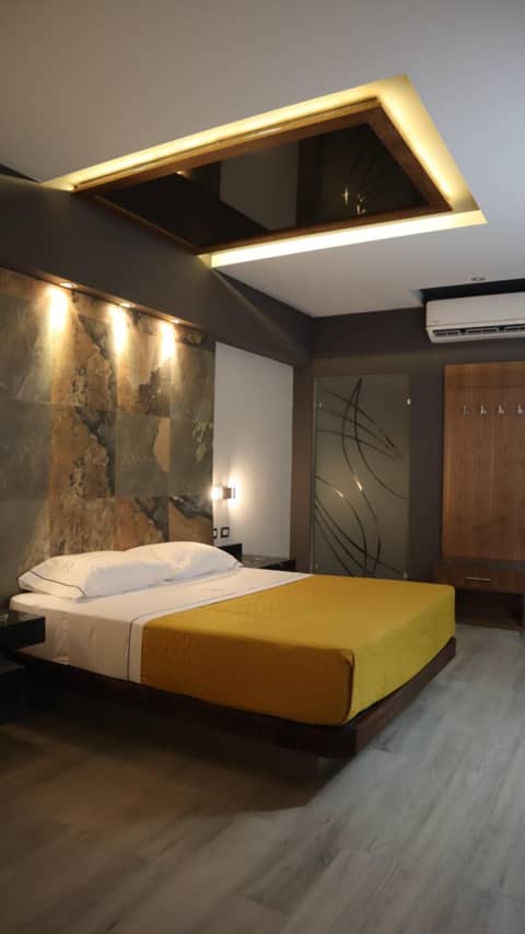 Hotel Myst. — hotel room