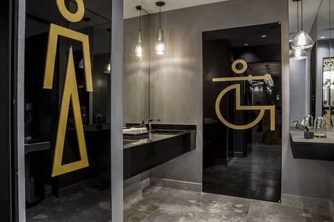 Royalty Hotel Athens — bathroom
