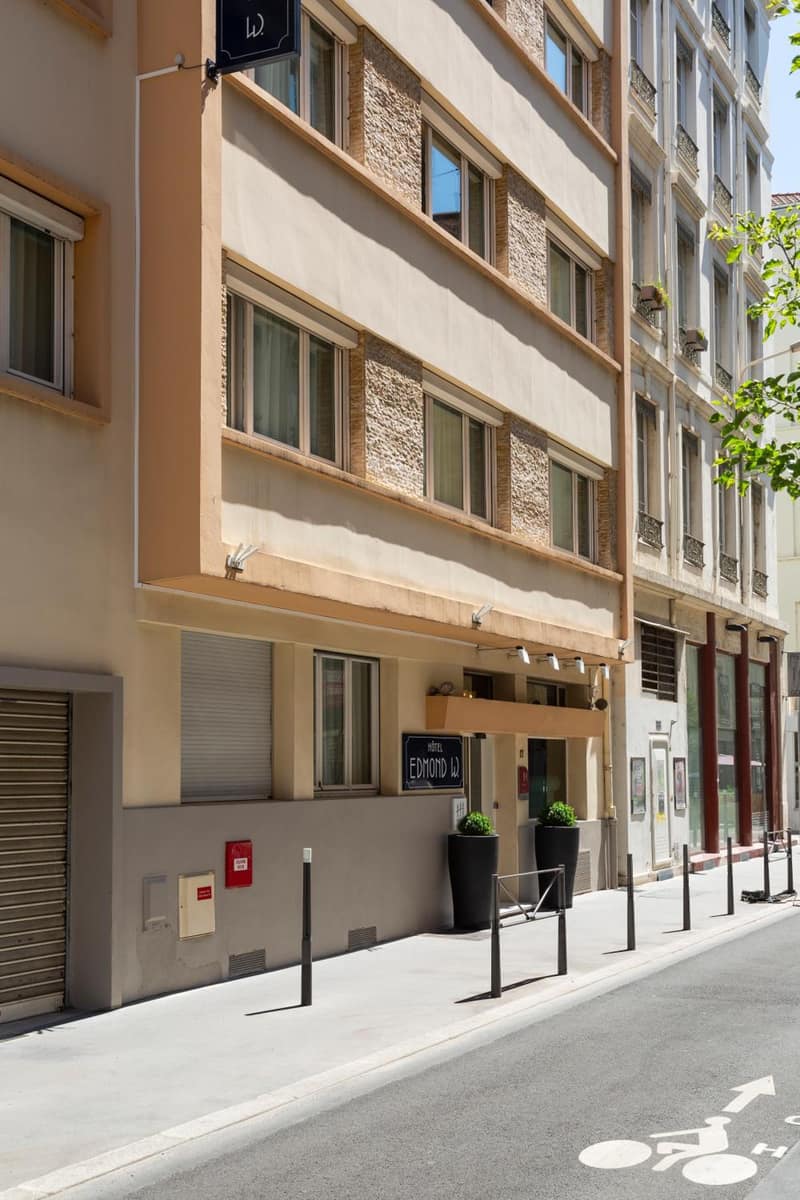 Hôtel Edmond W Lyon Part-Dieu — building