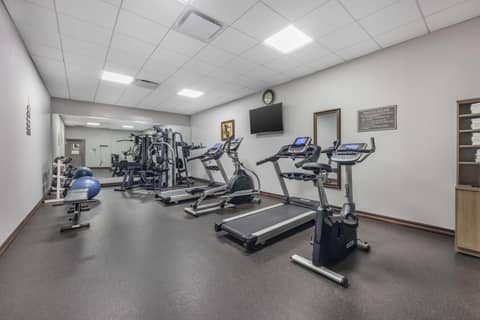 Best Western Downtown PLUS Music Row — activities & amenities