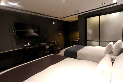 Dublin Hotel — hotel room