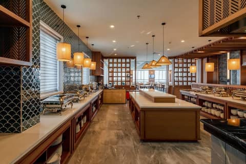 The Tahiti Beach Hotel — kitchen