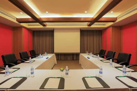 Holiday Inn & Suites Makati by IHG — photo 9