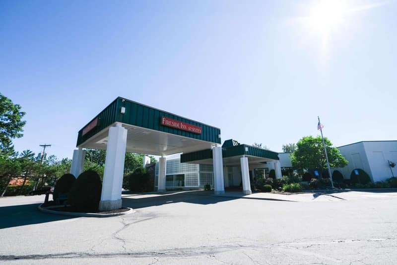 Fireside Inn & Suites Portland — building