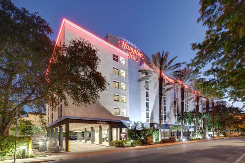 Hampton Inn Miami-Coconut Grove/Coral Gables — building