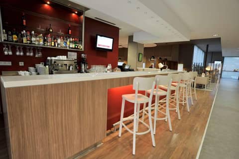 Travelodge Málaga Airport — lounge
