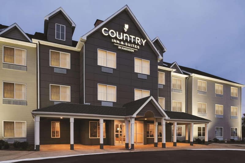 Country Inn & Suites by Radisson, Indianapolis South, IN — building