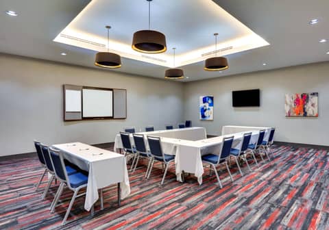 La Quinta Inn & Suites by Wyndham Lakeway — photo 3