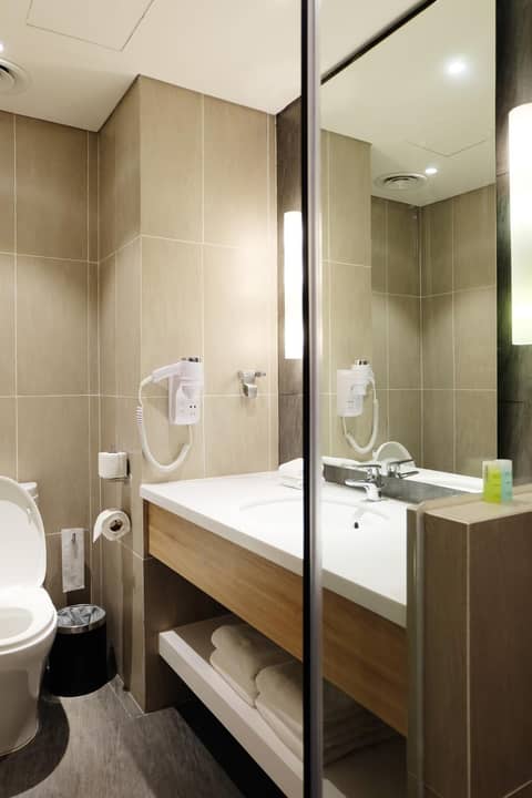 Ibis Saigon Airport — photo 7