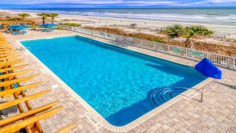 Holiday Inn Resort Oceanfront at Surfside Beach by IHG — photo 2