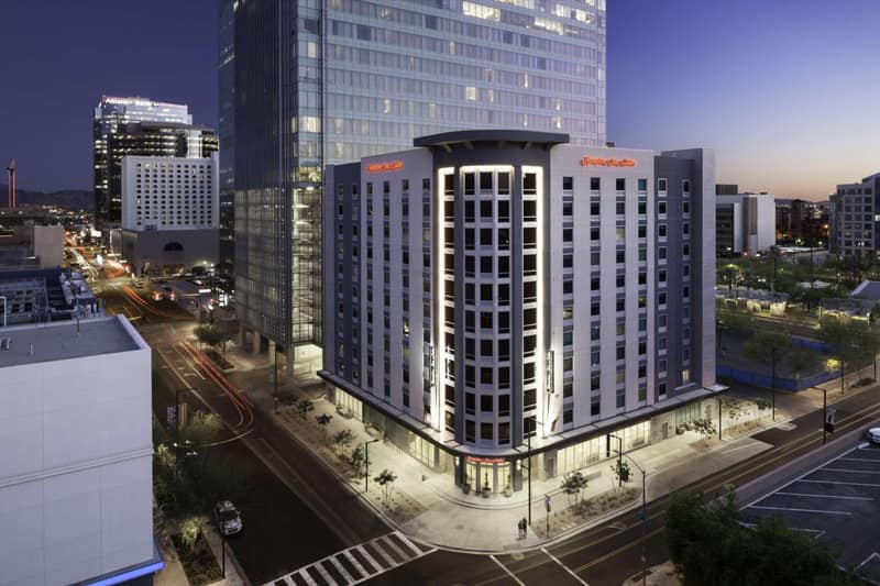 Hampton Inn & Suites Phoenix Downtown — building