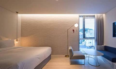 Cont Hotel — hotel room