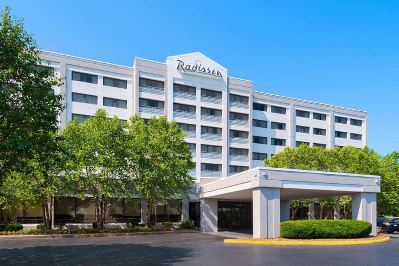 Radisson Hotel Nashville Airport — building