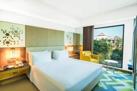 Courtyard by Marriott Agra — hotel room